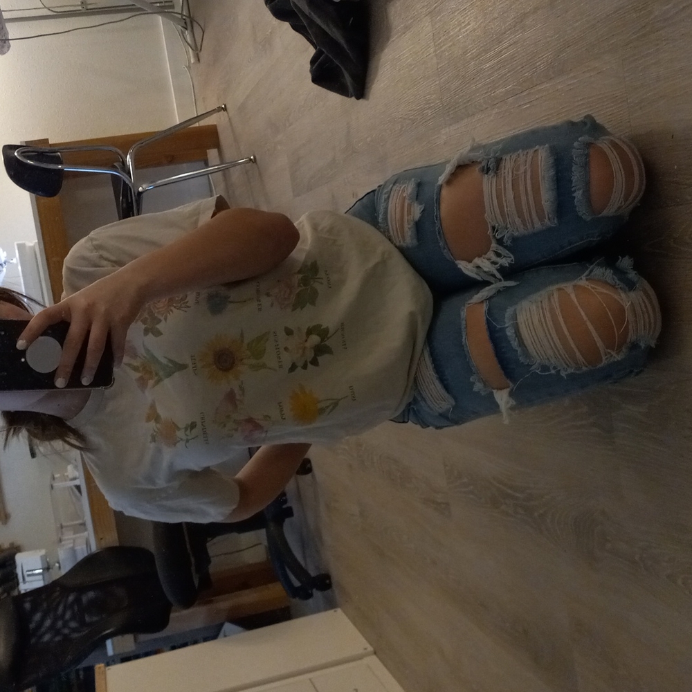 Cream color flower tee from target size small
